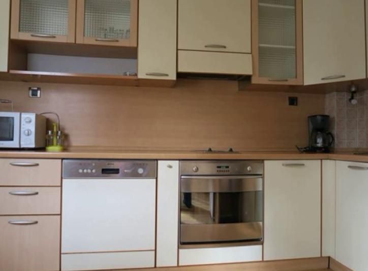 Дава се под наем Тристаен апартамент в Пловдив, Център - 90 кв.м за 500 € - Снимка #2