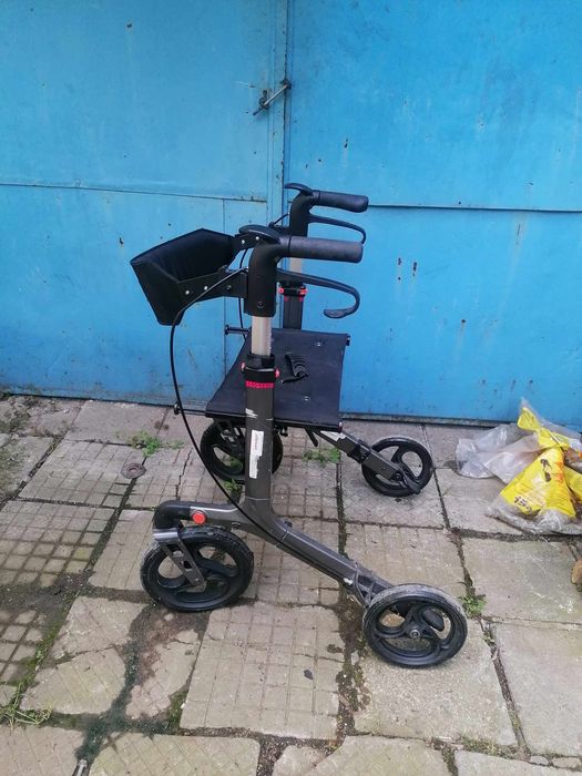 проходилка ролатор за трудноподвижни