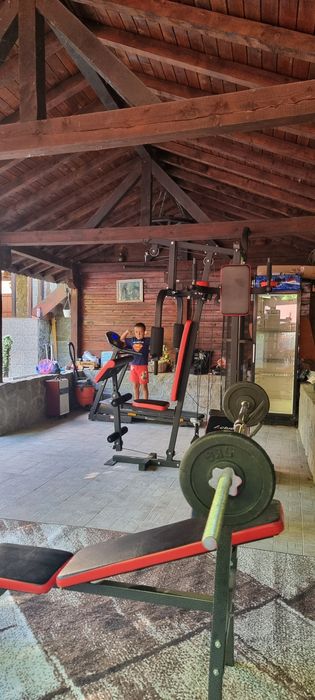 Къща (Граничи със река и планина!)