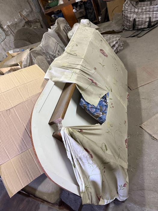 Стол и  6 стульев