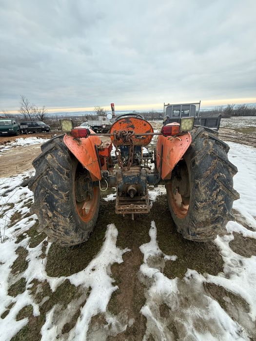 Vand sau schimb Tractor fiat 411 45 cp