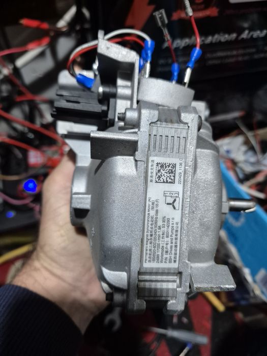 Motor generator inverter