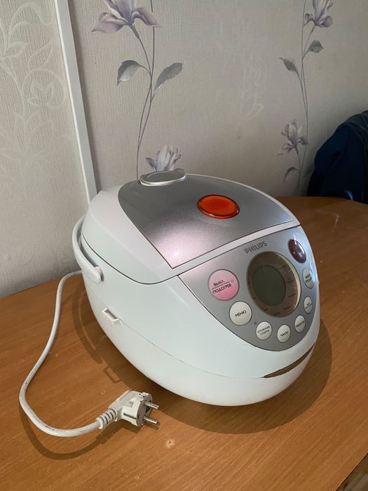 Мультиварка Philips HD3033 в хорошем состоянии