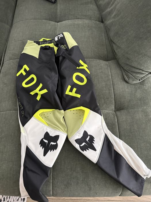 Pantaloni Fox marimea 32