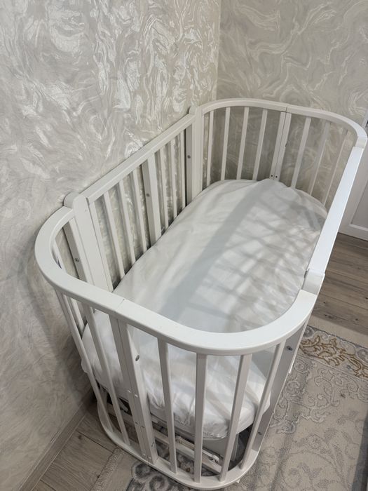 Колыбельная кровать и шезлонг