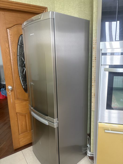 Холодильник Электролюкс