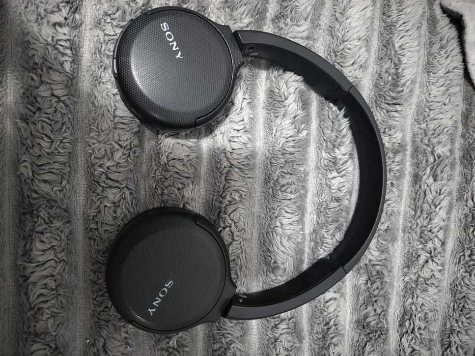 Căști de la Sony