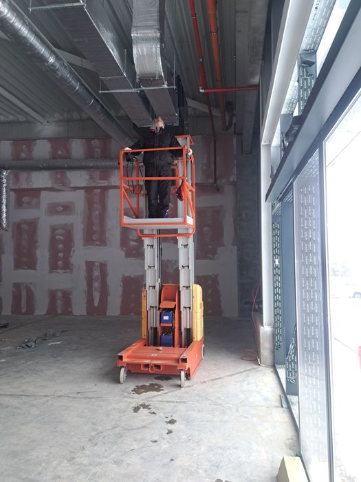 Продава! Отдава под наем!Самоходни ножични вишки (едномачтови)