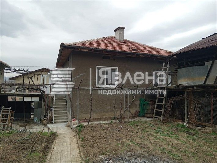 Продава се Къща в с. Пороминово, Област Кюстендил - 220 кв.м за 364 €/кв.м - Снимка #8