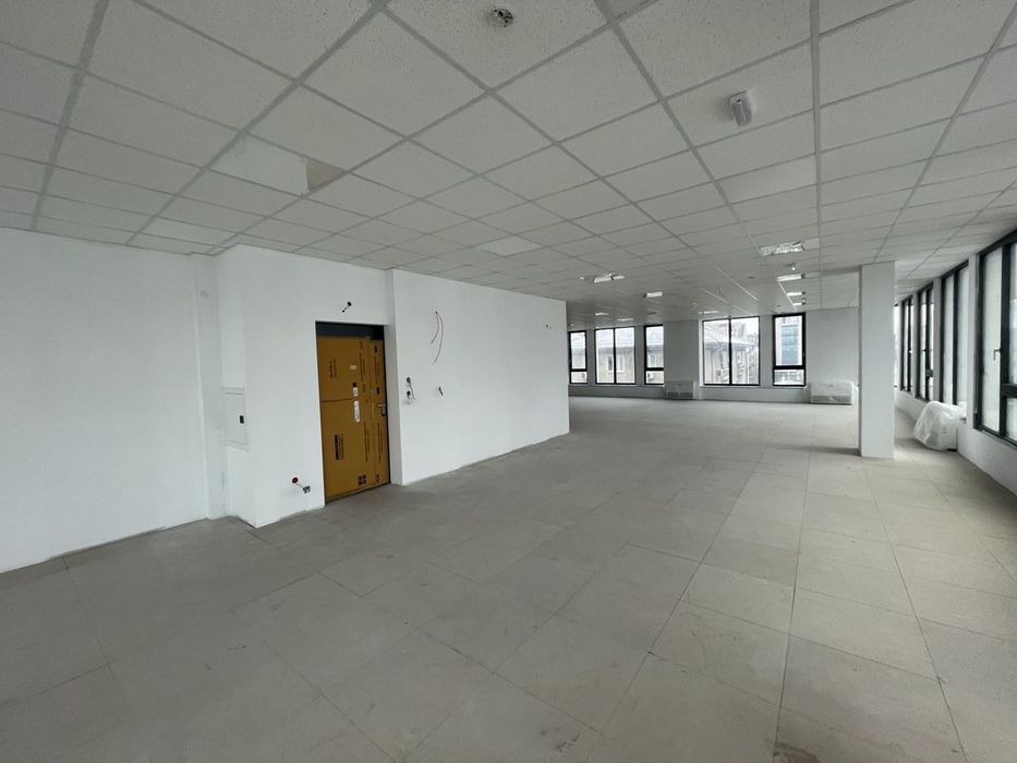 Дава се под наем Офис в София, Център - 335 кв.м за 4343.67 € - Снимка #4