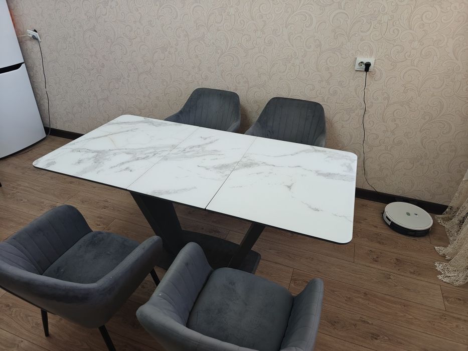 Стол и стулья!!!