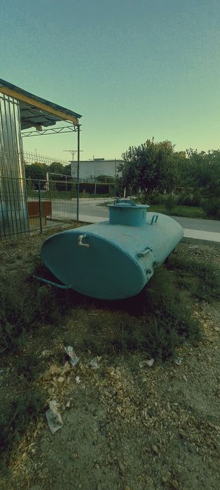 Bak sotiladi 2.2 tonna
