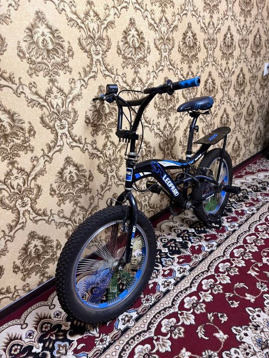 Velosiped BMX kattasi