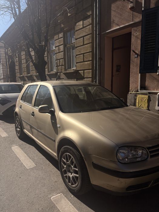 Vand golf 4 1.6 benzina 550€ negociabil