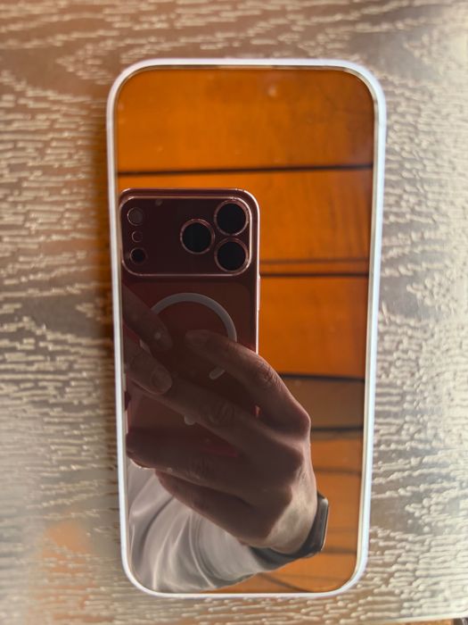 Iphone 17 blue  като нов