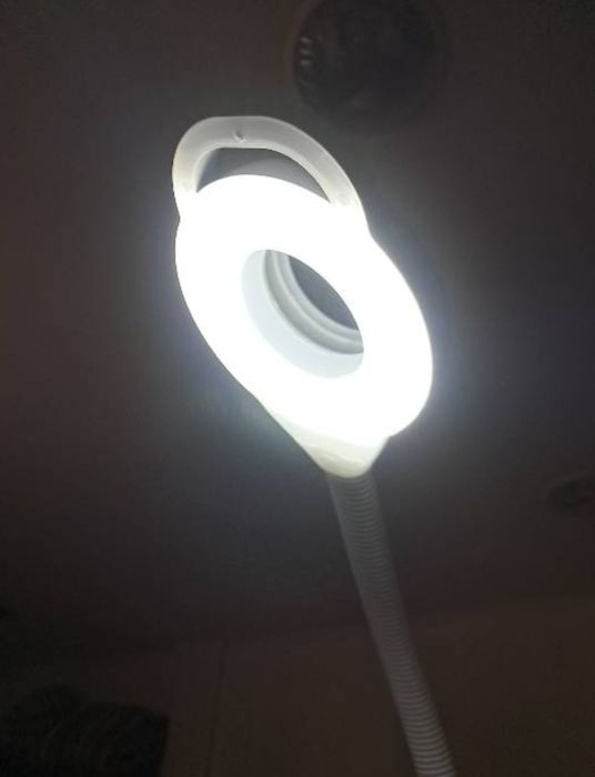 Продам лапму лупу новая