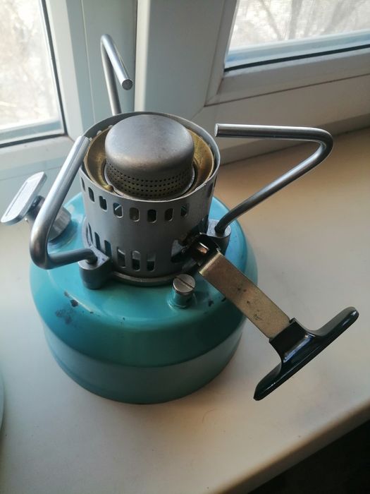 Кастрюлю с примусом Шмель 4.
