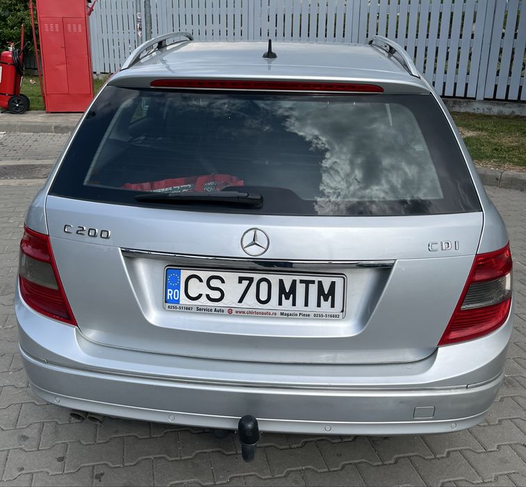 Vând Mercedes C200