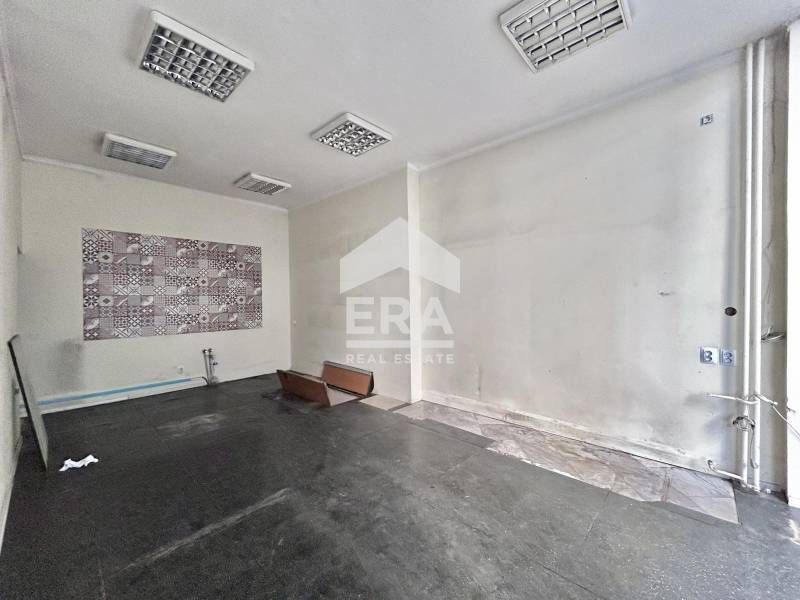 Дава се под наем Магазин в София, Център - 43 кв.м за 650 € - Снимка #3