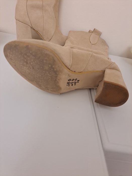 Cizme lungi piele intoarsa