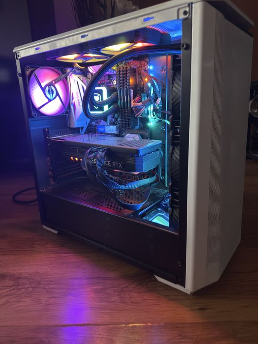 Геймърски компютър/ I9 9900K/Водно/32GB/RTX 3090 24GB/1TB SSD+1TB HDD