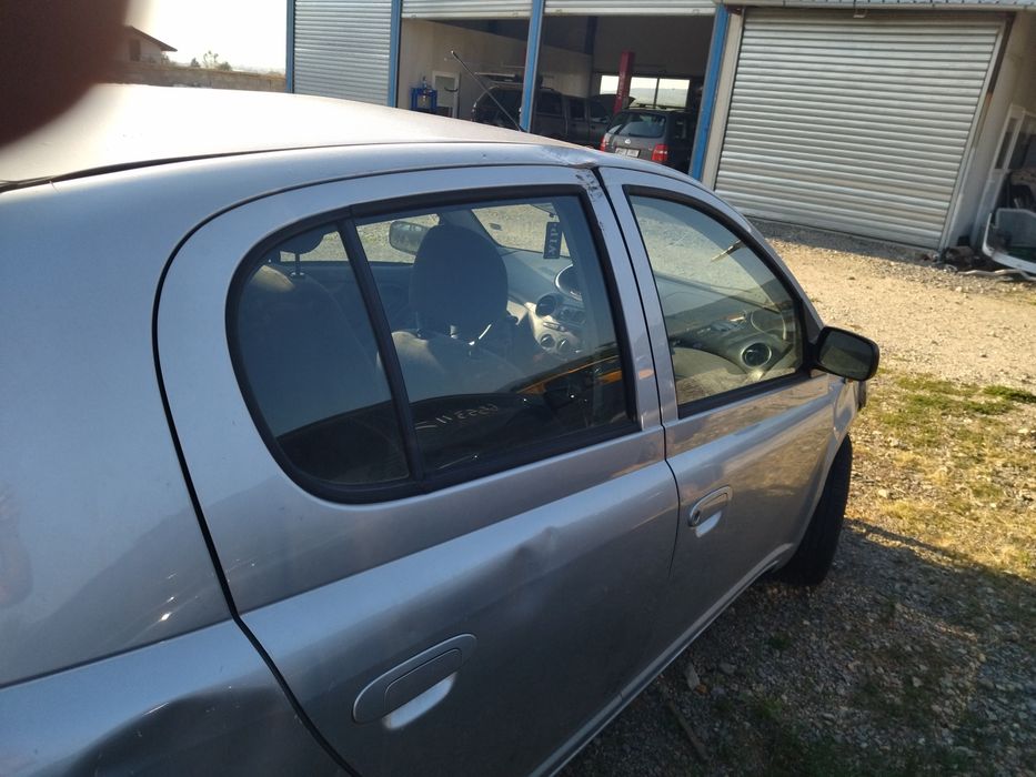 Тойота ярис 1.3 на части