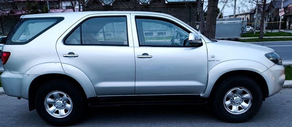 Срочно продается Toyota Fortuner