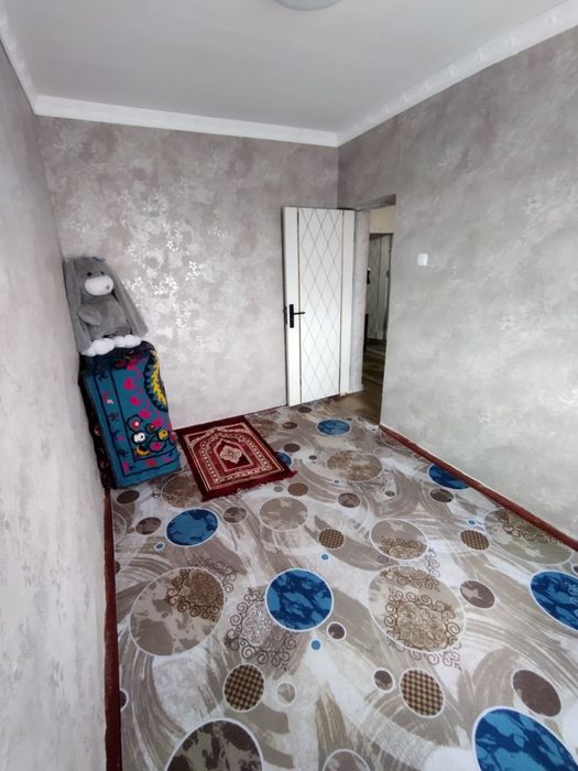 Uy sotiladi 4 xonali,Qarshi centerda joylashgan