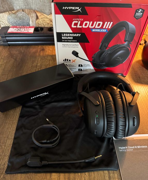 HyperX Cloud III слушалки с безжичен адаптер