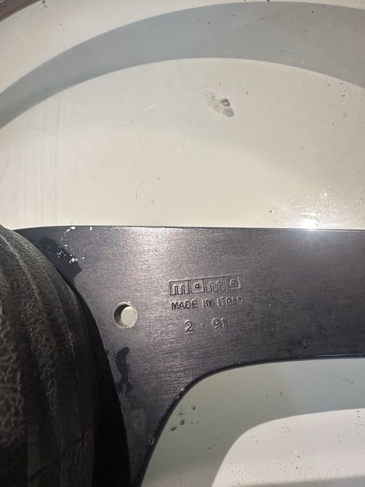 Волан махагонов momo