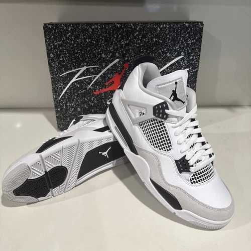 Sneakers Jordan4 Military Black cu eticheta (nu Nike, Gucci, Adidas, Balenciaga)