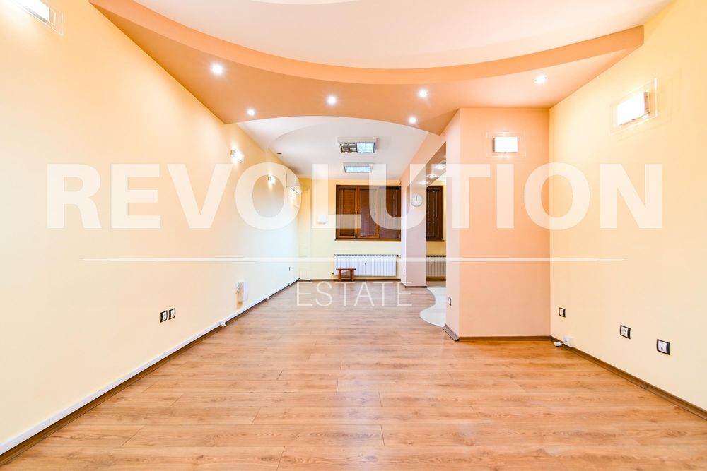 Дава се под наем Многостаен апартамент в София, Център - 135 кв.м за 875 € - Снимка #1