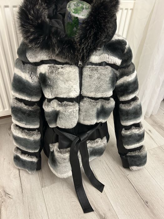 Haina scurta blana Rex Chinchilla cu gluga