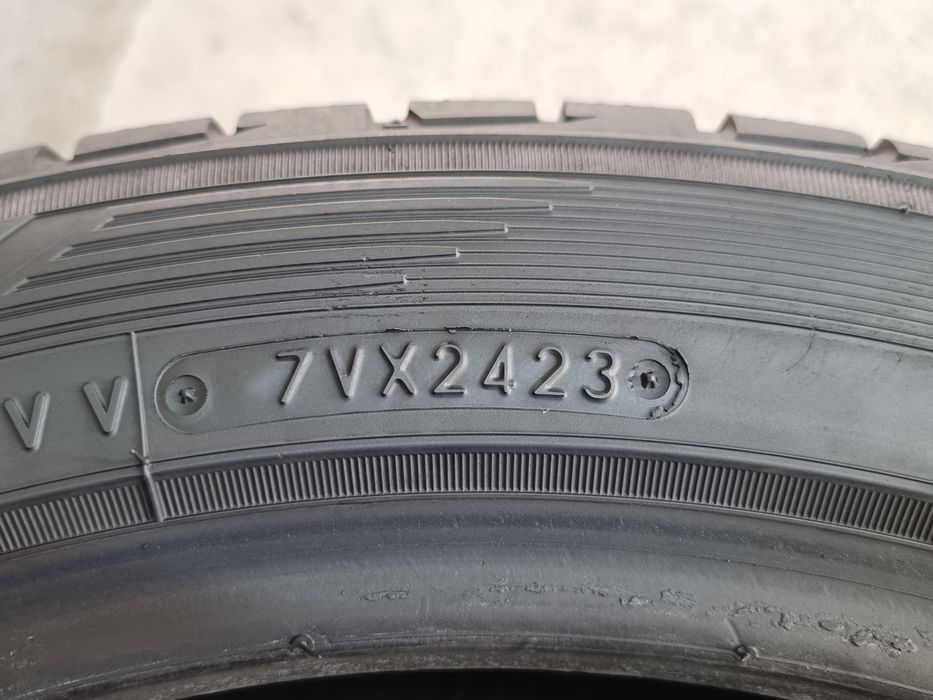 "Dot 24-23" 235/45/18 Toyo 4Броя: 650лв 8.8мм