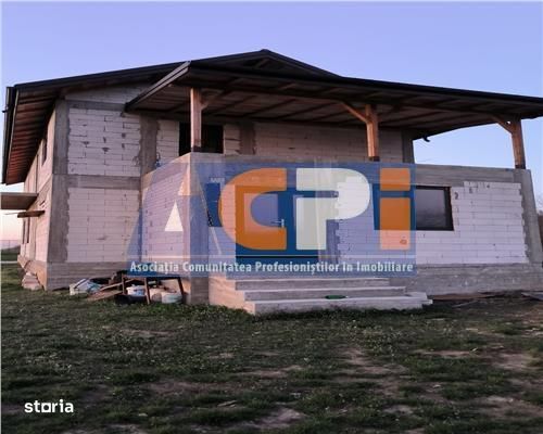 Casa de vanzare la griComana,langa padure