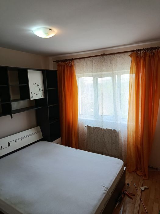Apartament de închiriat cu 3 camere. Vaslui