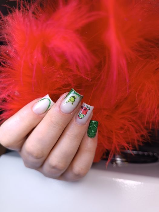 Маникюр с покрытием 5000,до конца декабря!