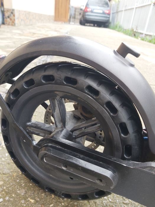 Vând trotineta xiaomi impecabila!