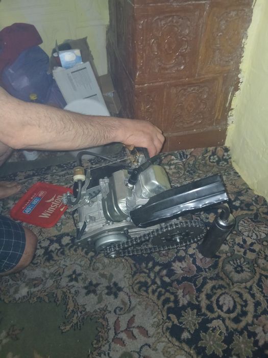 Motor in 4 timpi  pt bicicleta