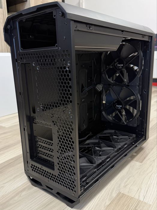 Carcasa Fractal Torent