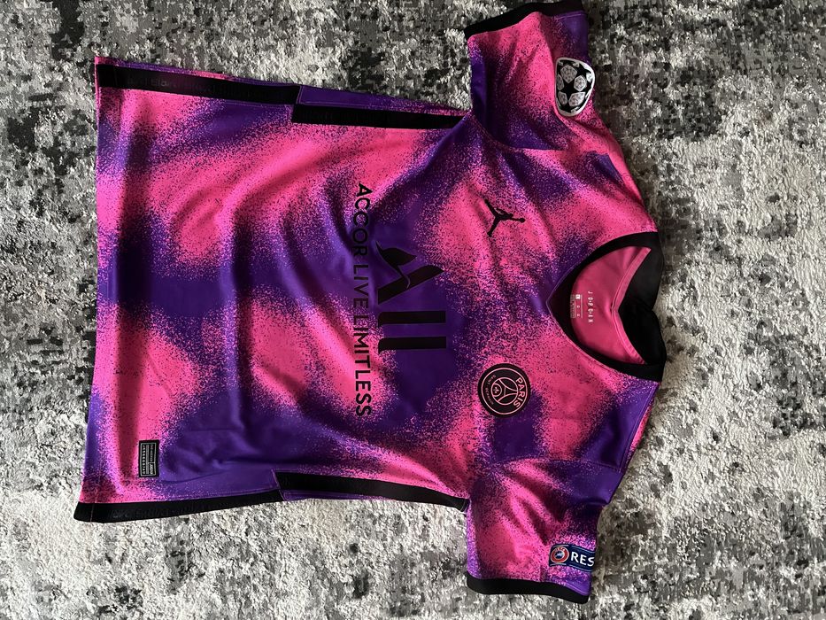 Tricou roz psg (neymar 10), pret 300