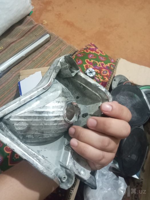 S max skuterga povorotnik korpus fara yon qora plastmasasi karburyator