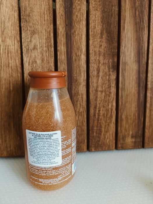 Gel de dus exfoliant nou