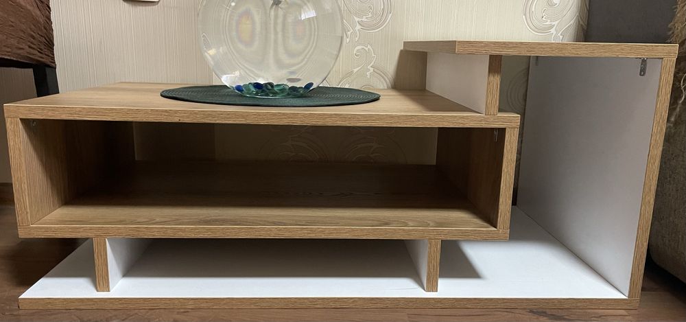 Продавам маса за хол