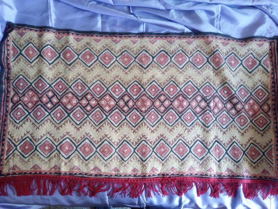 Ковор с ресни от социализма