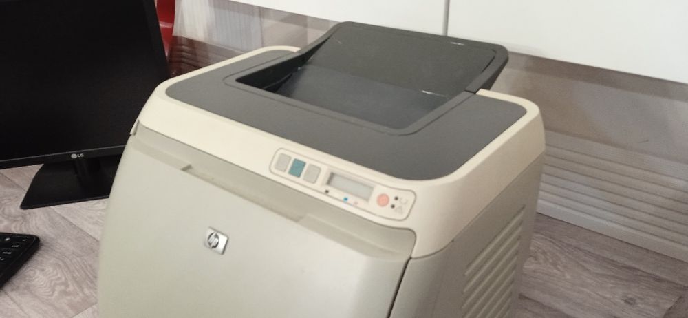 Продам  принтер HP Color LaserJet 1600