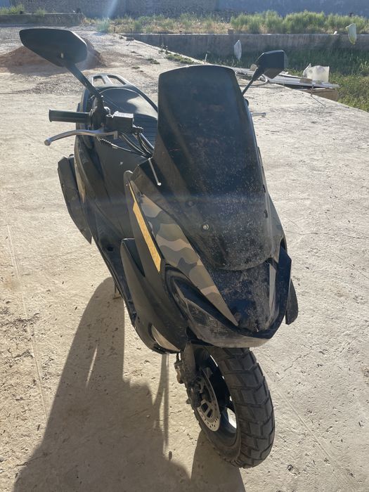 Skuter  gluchitel yangi orqa balon yangi akumlator yangi