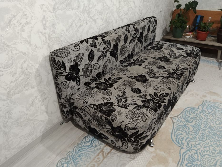 Тақта (диван) Конаев