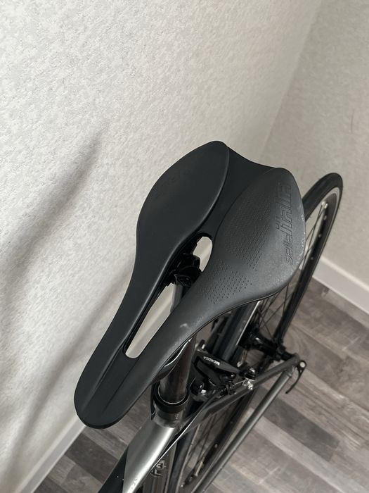 Шоссейный велосипед Giant contend 3