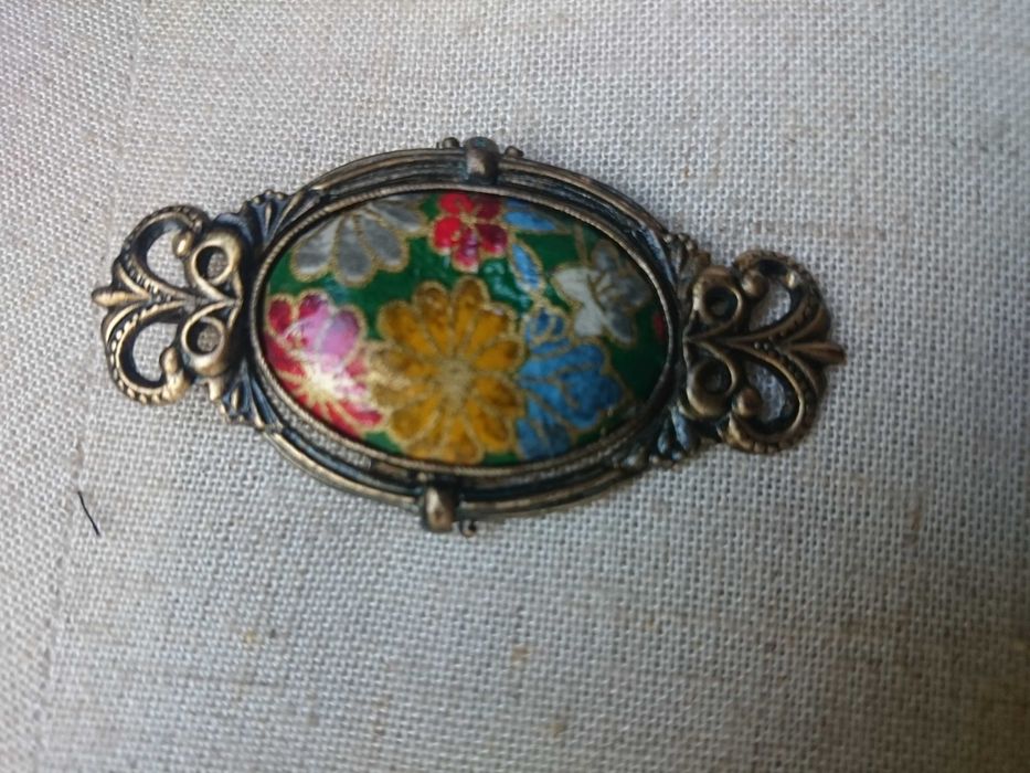 стара японска брошка